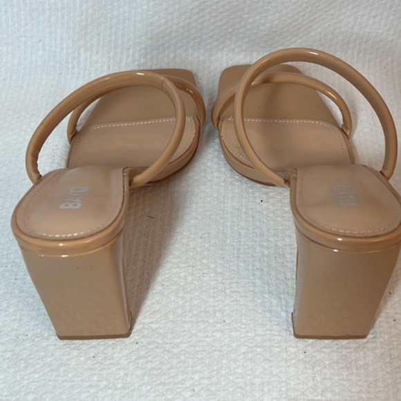 NWOT - beige square heel open toe sandals size 9 - Picture 7 of 7